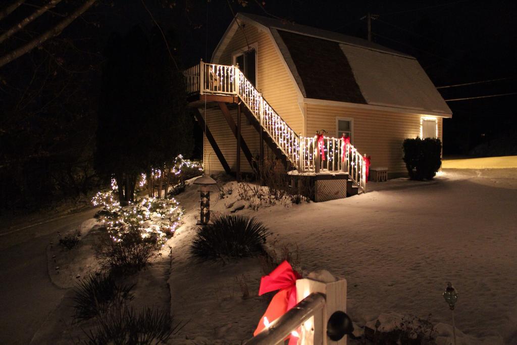 Trickling Waters Retreat Villa Marquette Екстериор снимка
