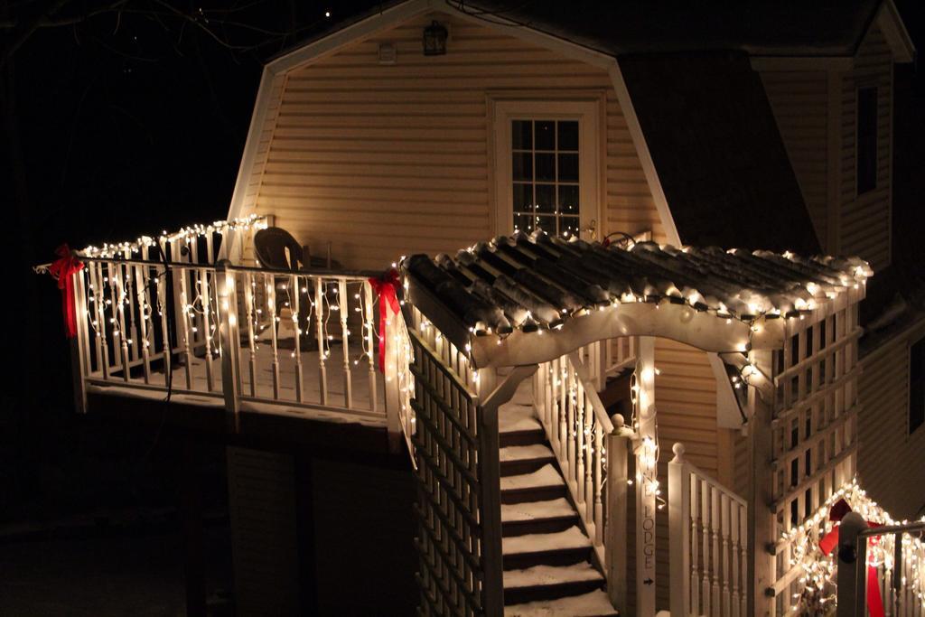 Trickling Waters Retreat Villa Marquette Стая снимка