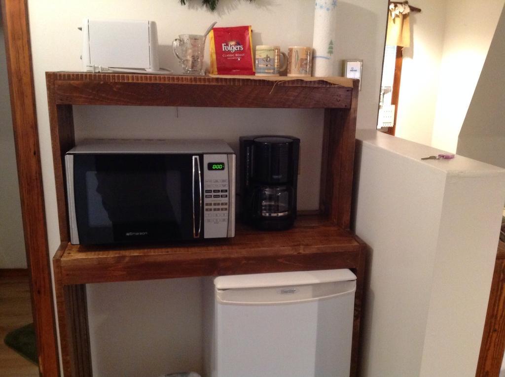 Trickling Waters Retreat Villa Marquette Стая снимка