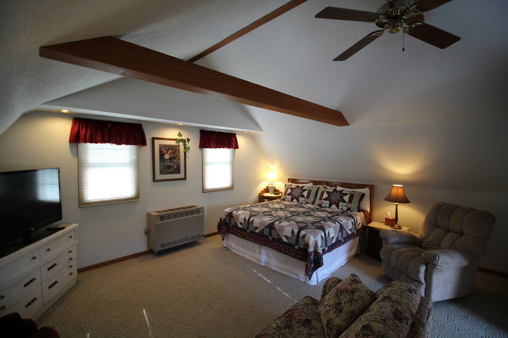 Trickling Waters Retreat Villa Marquette Екстериор снимка
