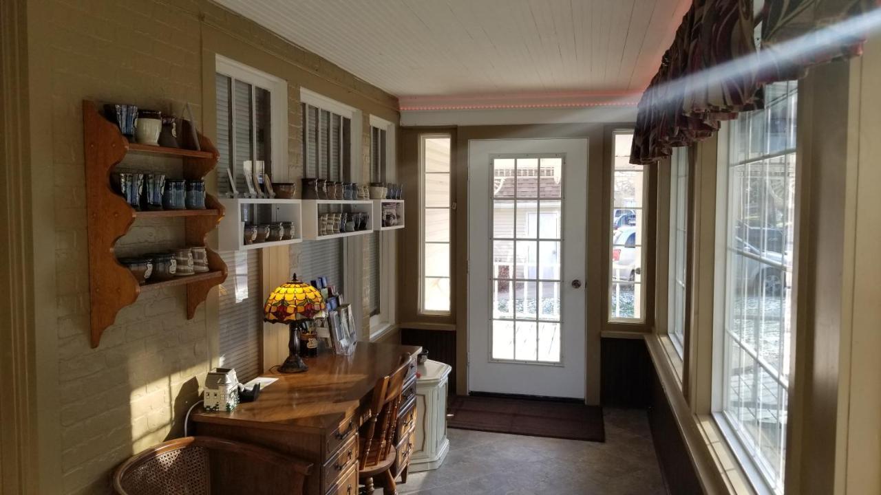 Trickling Waters Retreat Villa Marquette Екстериор снимка